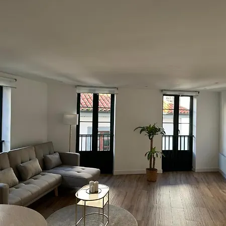 Urbanin Ii Plaza De San Pedro Апартаменты *